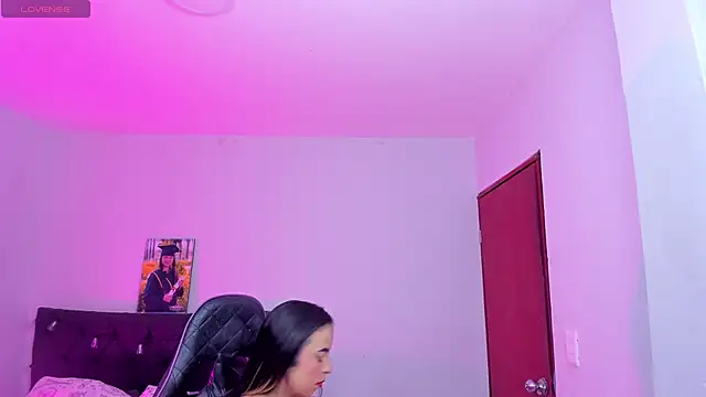 evelyn 23 online show from 02/16/25, 05:15