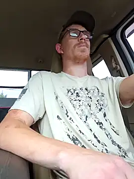 Snapshot of REDHAMMER_ chatting on 10/13/25, 08:20 REDHAMMER  online show from 10/13/25, 08:20