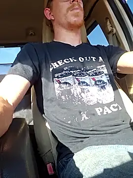 Snapshot of REDHAMMER_ chatting on 10/16/25, 08:10 REDHAMMER  online show from 10/16/25, 08:10