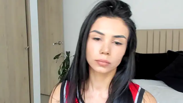 AnaHenao online show from 11/01/25, 09:17