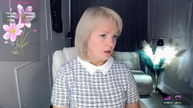 Juarnea online show from 09/13/25, 09:09