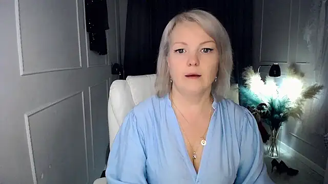 Juarnea online show from 12/22/25, 12:02