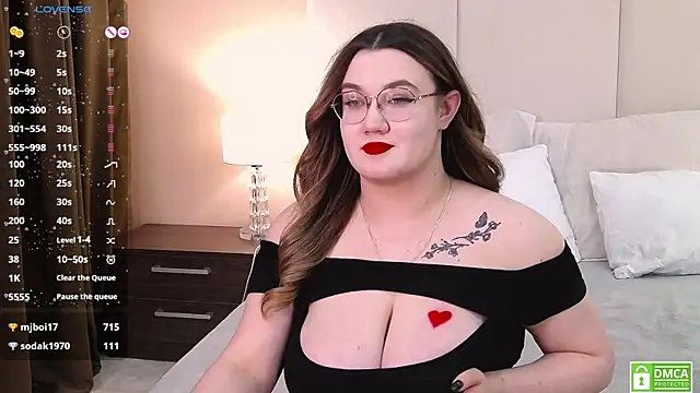 Nancy Mooree online show from 02/03/25, 07:52