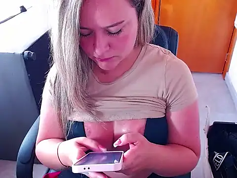 KikaxLove online show from 03/11/26, 04:13