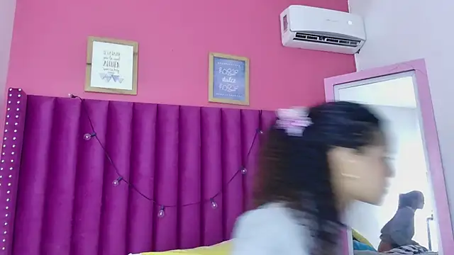 littleebonny online show from 12/15/25, 01:04