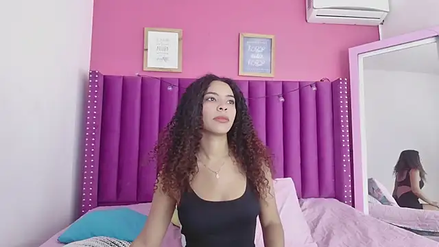 littleebonny online show from 12/17/25, 12:44