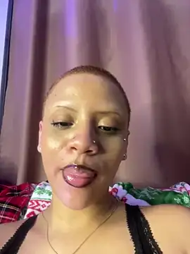 Snapshot of Charlotee_ chatting on 12/22/24, 08:49 Charlotee online show from 12/22/24, 08:49