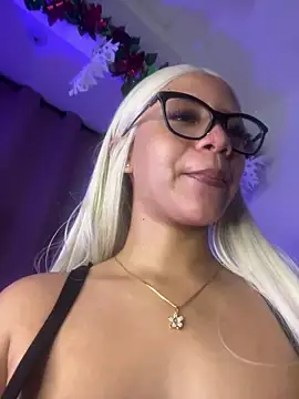 Snapshot of Charlotee_ chatting on 01/05/25, 09:37 Charlotee online show from 01/05/25, 09:37