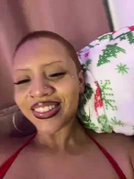 Snapshot of Charlotee_ chatting on 01/21/25, 06:33 Charlotee online show from 01/21/25, 06:33