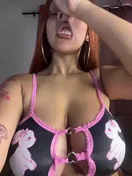 Snapshot of Charlotee_ chatting on 02/16/25, 09:38 Charlotee online show from 02/16/25, 09:38