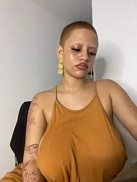 Snapshot of Charlotee_ chatting on 09/25/25, 06:06 Charlotee online show from 09/25/25, 06:06