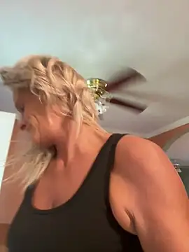 vixendoll87 online show from 10/01/25, 04:46