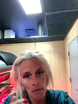 vixendoll87 online show from 11/30/25, 01:31