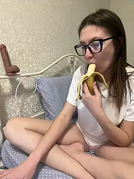 BeatriceTender online show from 02/11/25, 04:02