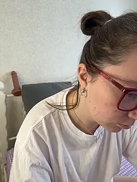 BeatriceTender online show from 04/09/26, 11:59