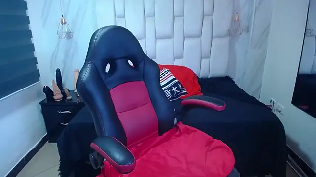 Anabella Thompson online show from 03/19/25, 11:39