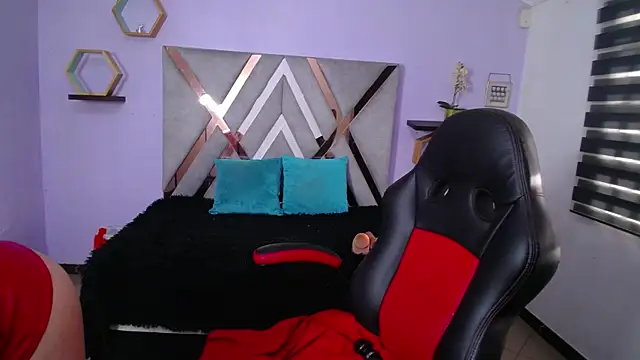 Anabella Thompson online show from 10/16/25, 11:44