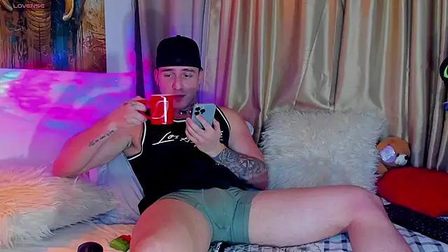 liam oficial02 online show from 09/16/25, 02:23