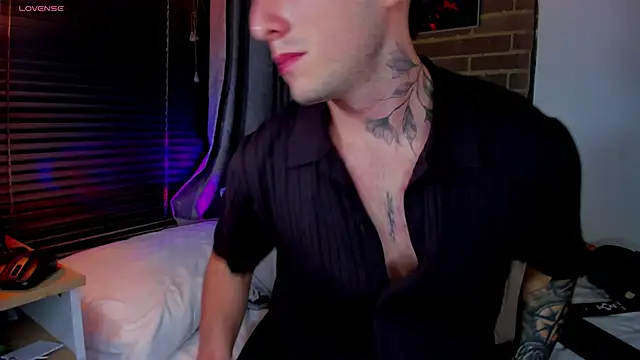 liam oficial02 online show from 05/24/26, 03:44