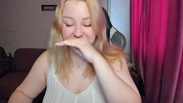 Milafoxxxy online show from 11/04/25, 07:51