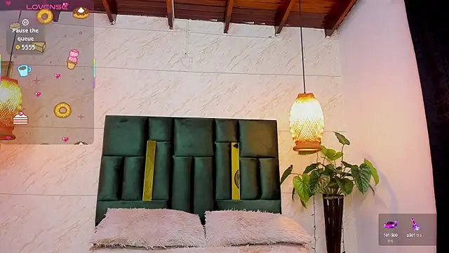 Taiissa  online show from 09/26/25, 10:47