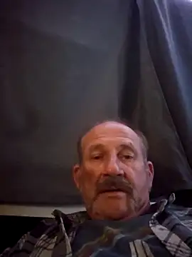 Snapshot of den-rock4u chatting on 03/13/25, 03:33 den-rock4u online show from 03/13/25, 03:33