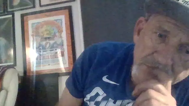 Snapshot of den-rock4u chatting on 09/15/25, 05:18 den-rock4u online show from 09/15/25, 05:18