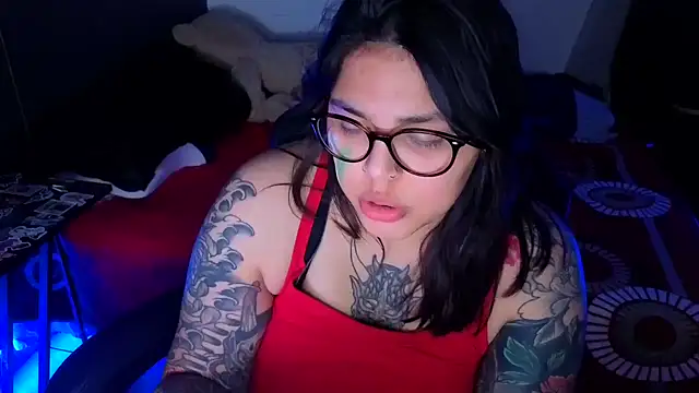 Snapshot of miacanela_xo chatting on 06/25/26, 02:11 miacanela xo online show from 06/25/26, 02:11