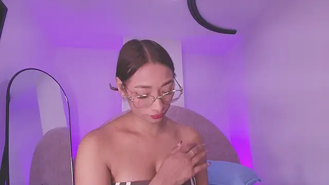 vale ross  online show from 04/15/26, 03:02