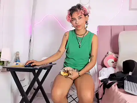 Snapshot of lilith_horny chatting on 06/17/26, 02:58 lilith horny online show from 06/17/26, 02:58