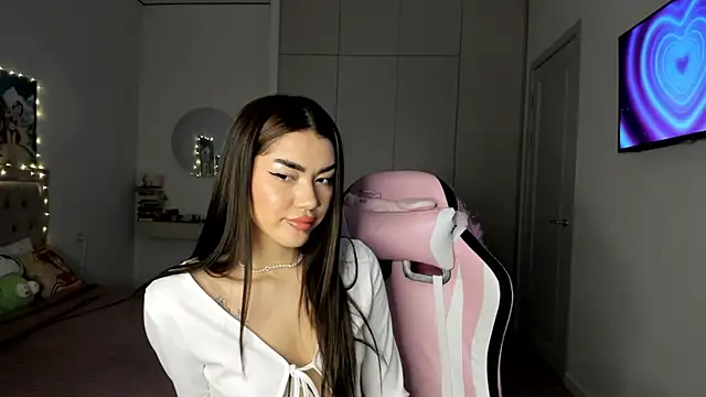 Shineel online show from 01/13/26, 02:50