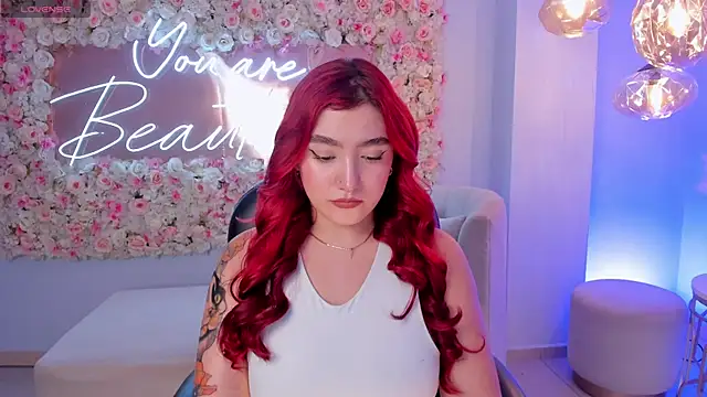 ViolettCastel online show from 03/18/25, 07:20