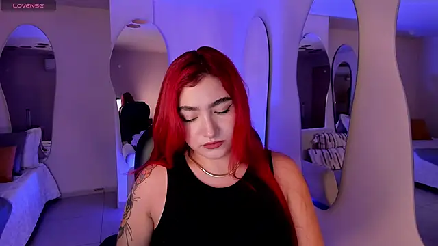 ViolettCastel online show from 09/30/25, 06:46