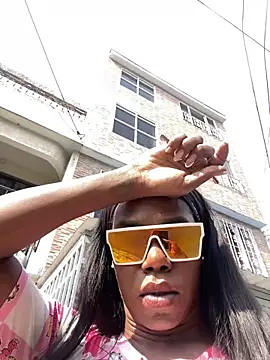 Snapshot of sweetsarabig22cm chatting on 03/03/26, 08:26 sweetsarabig22cm online show from 03/03/26, 08:26