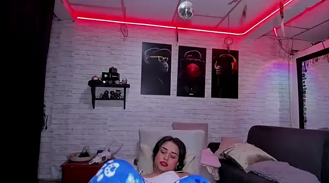 Kimmymadison- online show from 01/18/25, 06:34