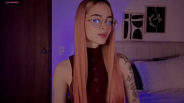 Roxxy mora online show from 02/06/26, 10:46