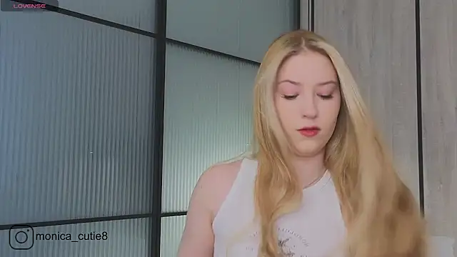 Monikacutie online show from 02/27/25, 07:12