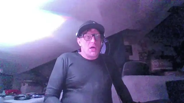 Bigthroaterboy online show from 10/27/25, 05:17