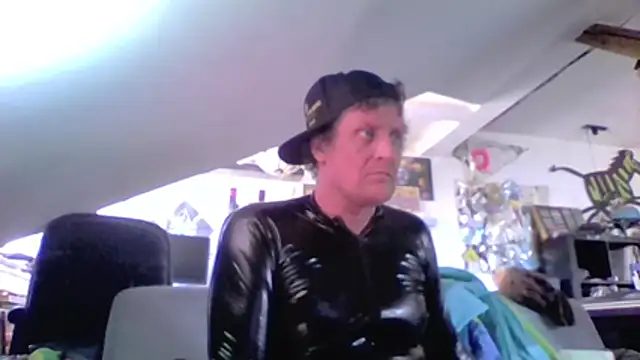 Bigthroaterboy online show from 05/01/26, 01:48