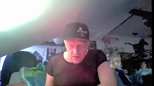 Snapshot of Bigthroaterboy chatting on 06/01/26, 06:42 Bigthroaterboy online show from 06/01/26, 06:42