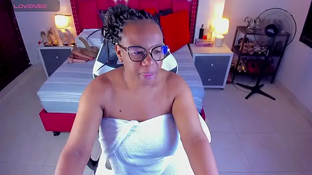 ShantalDior online show from 09/11/25, 05:40