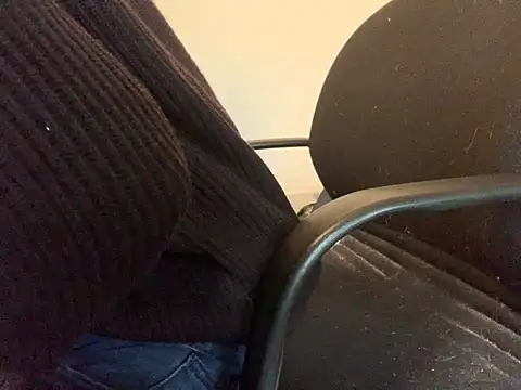 KendrickJiz online show from 12/21/25, 02:02