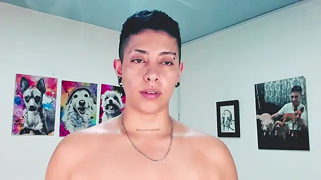 Snapshot of Aleja1214 chatting on 02/20/25, 04:39 Aleja1214 online show from 02/20/25, 04:39