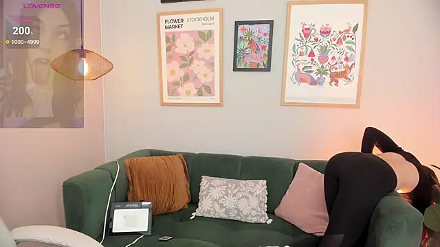 Melissa Koster online show from 10/12/25, 09:14