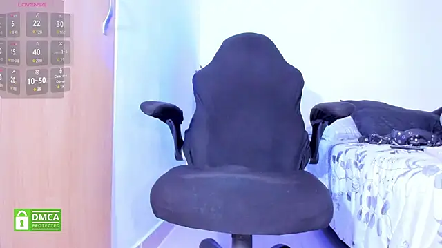 Snapshot of ROCKY_REBEL chatting on 12/26/24, 04:58 ROCKY REBEL online show from 12/26/24, 04:58