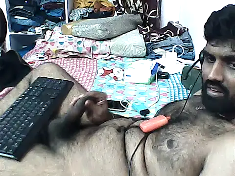 Snapshot of sanik_2428 chatting on 10/31/25, 08:54 sanik 2428 online show from 10/31/25, 08:54