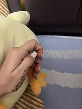 Snapshot of HotIndianCouple__8 chatting on 10/23/25, 11:24 HotIndianCouple 8 online show from 10/23/25, 11:24