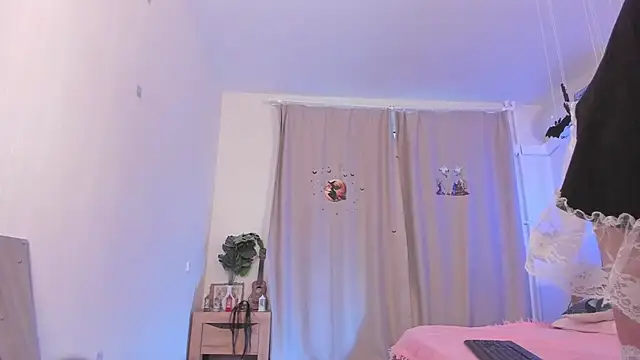 Snapshot of kate_doroty chatting on 10/25/25, 01:07 kate doroty online show from 10/25/25, 01:07