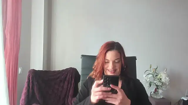 LilliLowexox online show from 02/09/26, 10:08