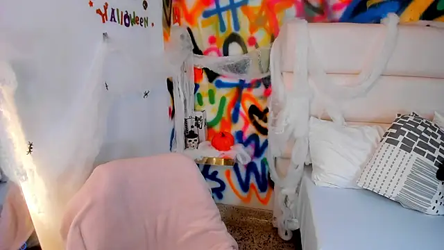 Liana Bernocchi online show from 09/29/25, 09:08